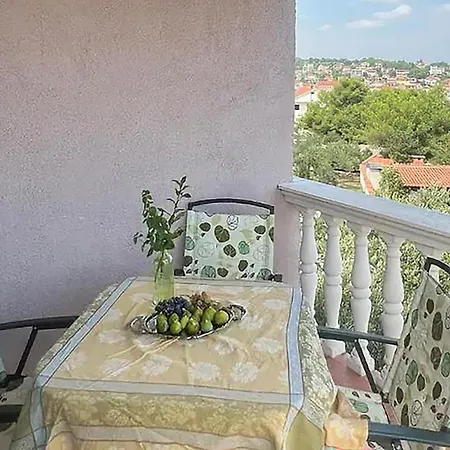 Appartamento In With House Sea View