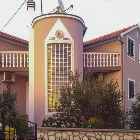 Appartamento In With House Sea View