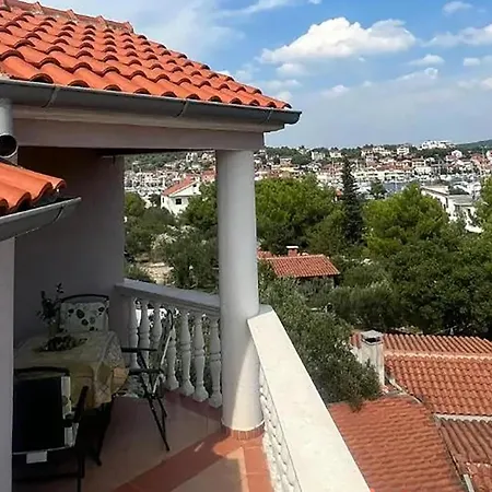 Appartamento In With House Sea View