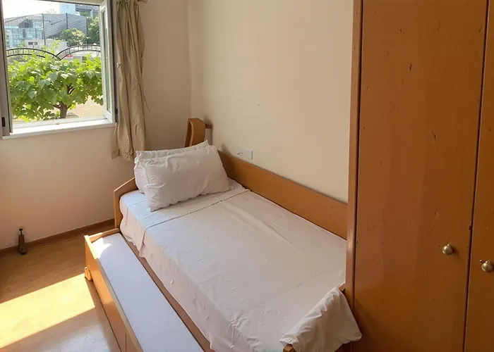 In With House Sea View * Езера